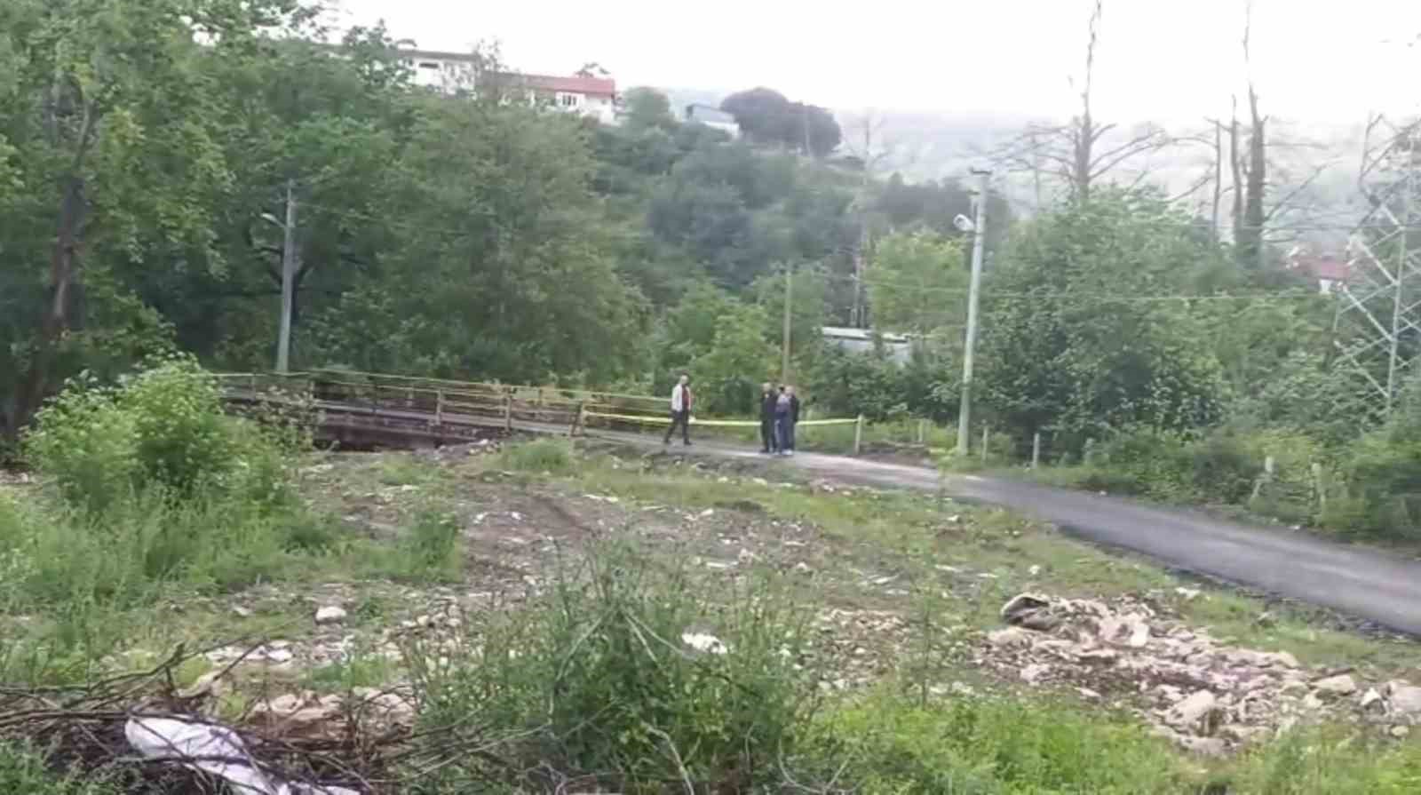 Zonguldak’ta dere sularının yükselmesi nedeniyle üç köydeki köprüler ulaşıma kapatıldı