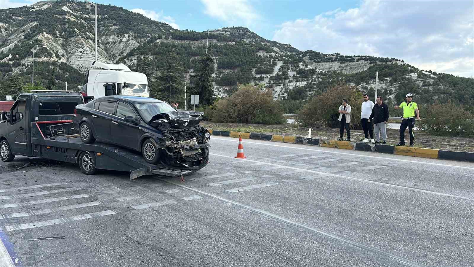 Burdur’da zincirleme kaza: 5 hafif yaralı