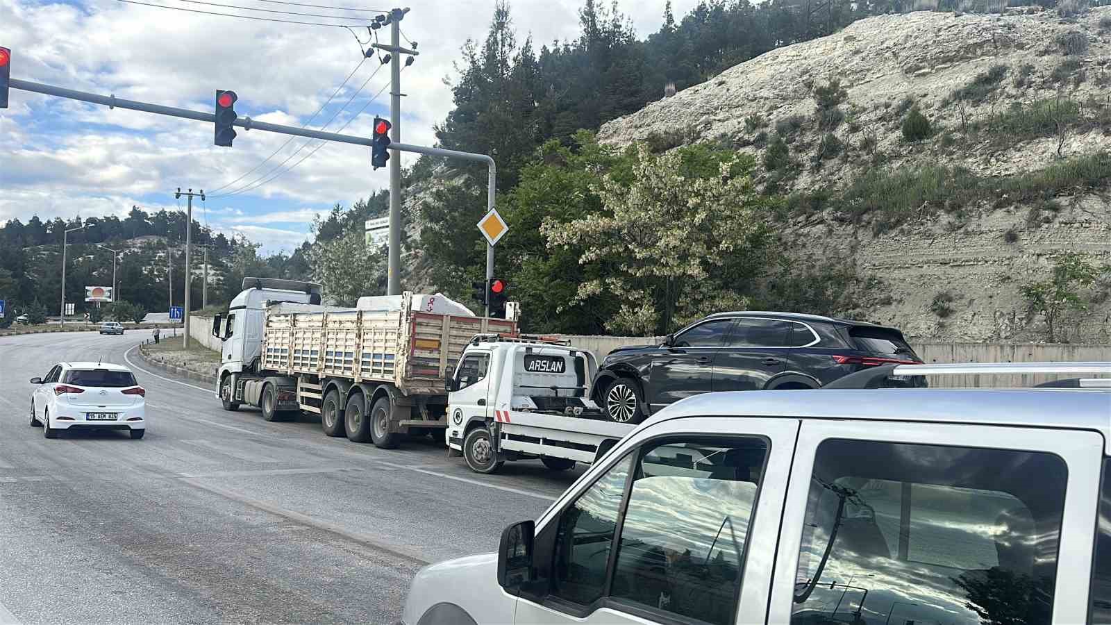 Burdur’da zincirleme kaza: 5 hafif yaralı