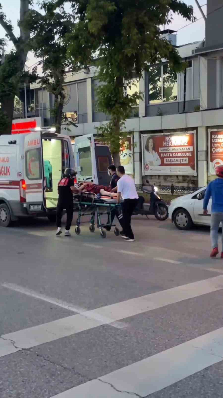 Edirne’de iki motosikletin çarpıştığı kazada 2 genç kız yaralandı
